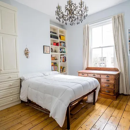 43 St John Street Apartment